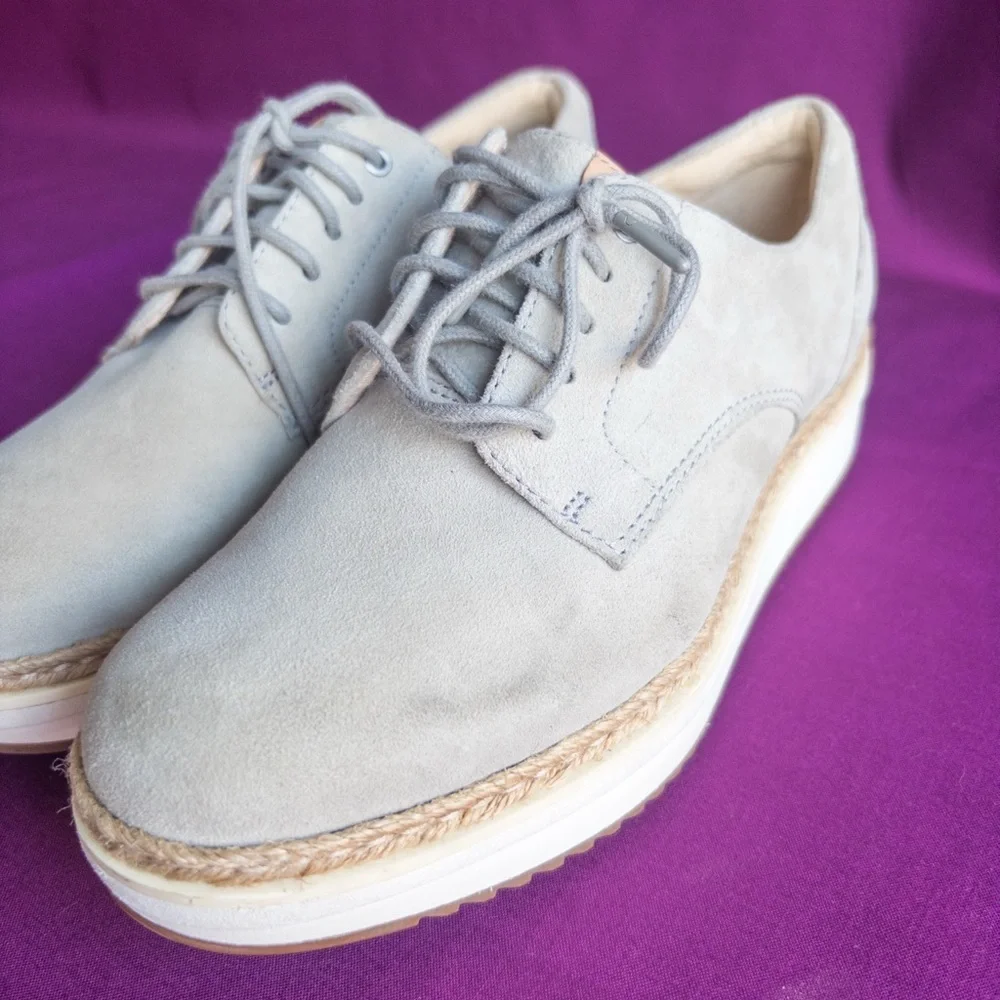Clarks Artisan Suede Oxford Shoes Light Blue Gray Women Size 6.5
